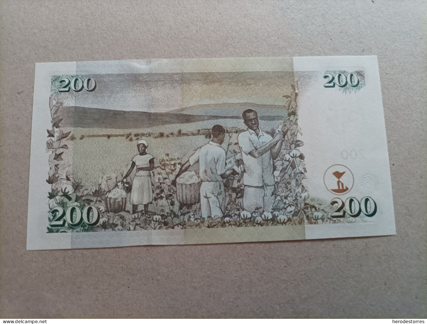 Billete De Kenia De 200  Shillings, Año 2004, UNC - Kenia