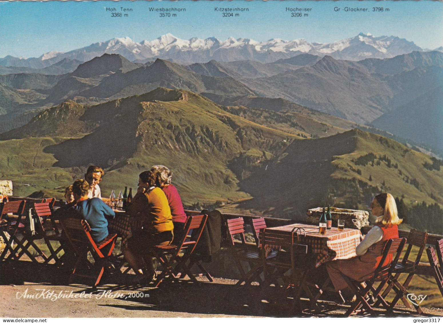 E3966) KITZBÜHEL - Kitzbüheler Horn - Gastgarten Mit Bier Am Tisch U. Gästen Mit Fernblick - Kitzbühel