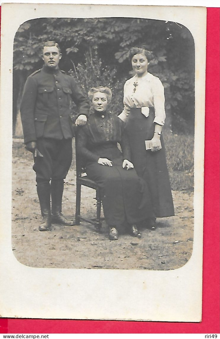 Cpa Militaire Belge Avec Sa Famille  Carte Photo Voir Scanne Belgique Guerre - Personen