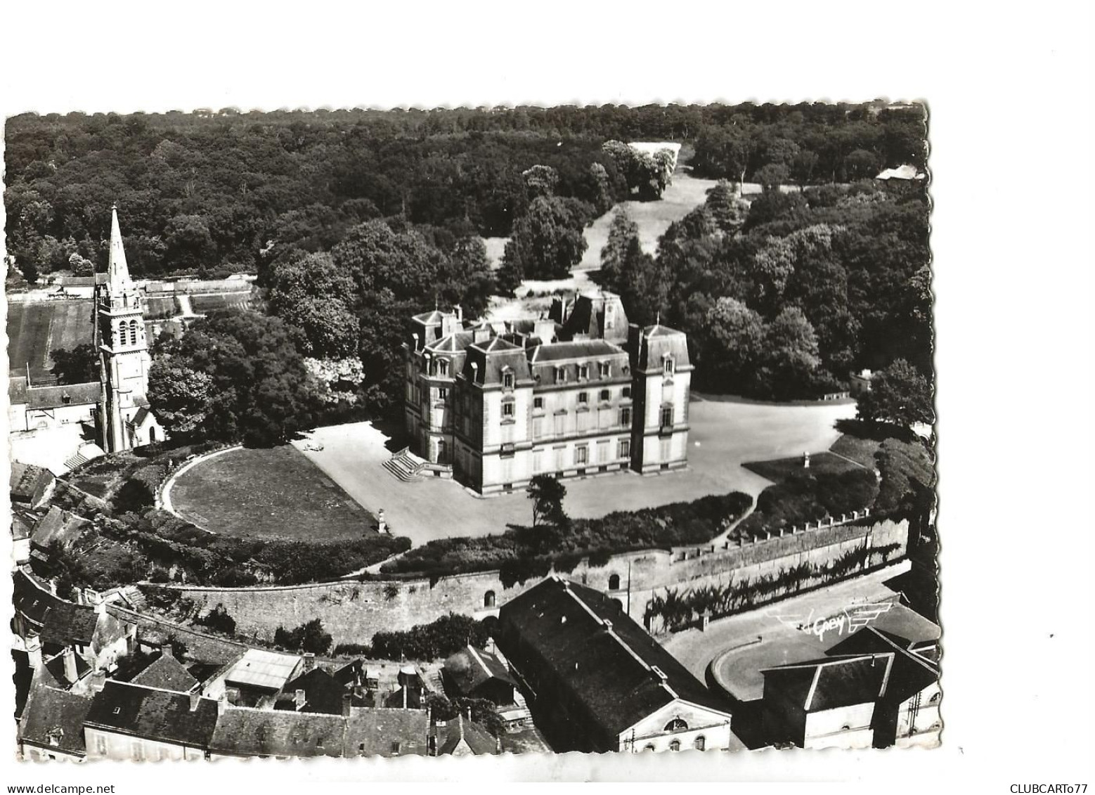 Montfort-le-Rotrou Ou Montfort-le-Gesnois (72) : Vue Aérienne Générale Du Quartier De L'église Et Du Château En 1956 GF. - Montfort Le Gesnois