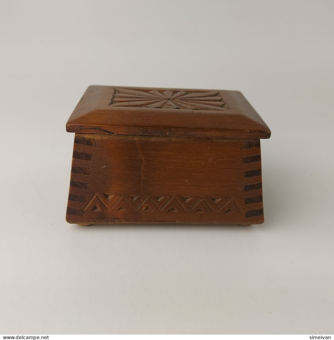 Beautiful Vintage Carved Wooden Box Jewelry Trinked Box #5471