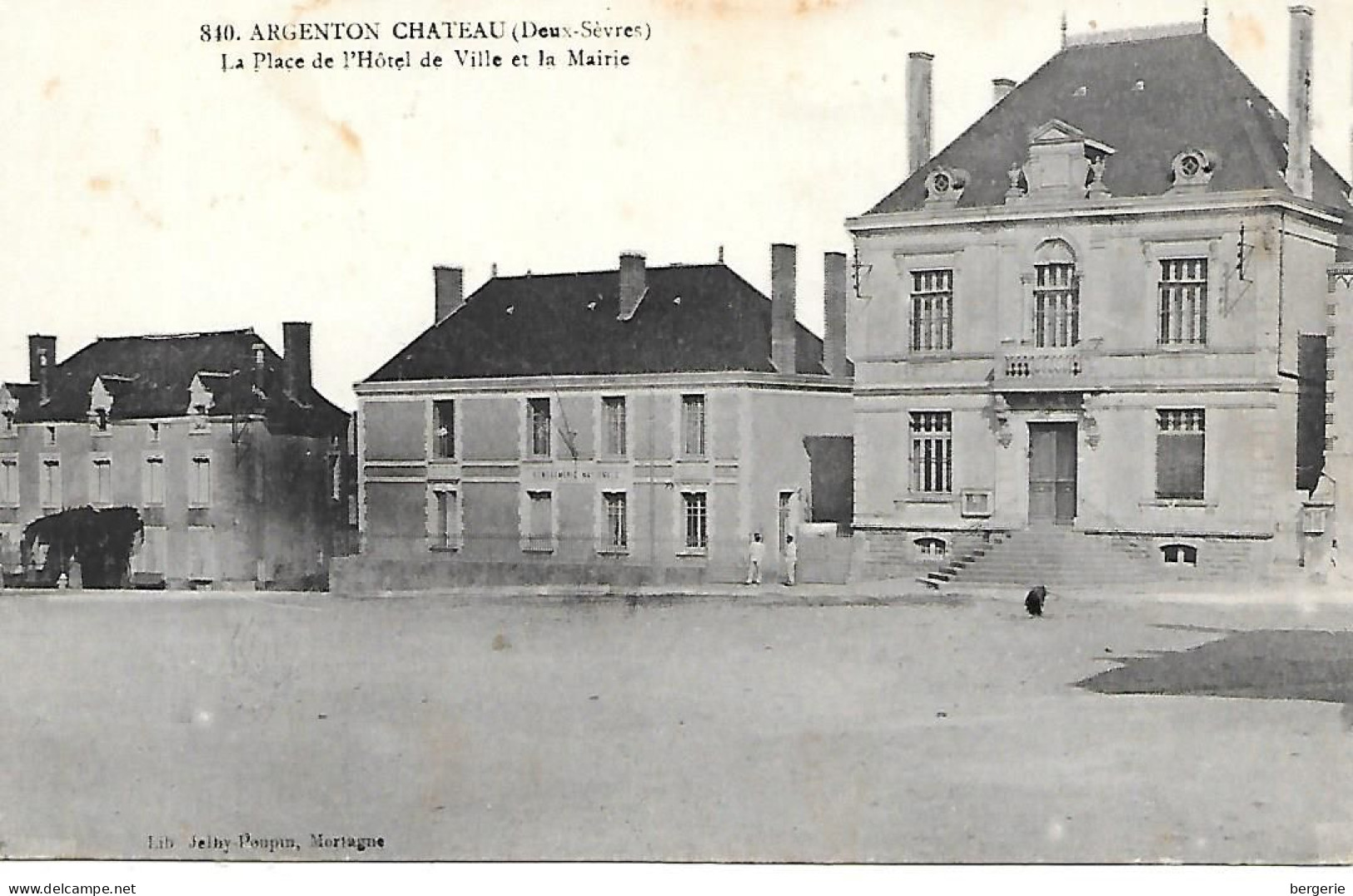 C/122                    79    Argenton Chateau      -place De L'hotel De Ville - Argenton Chateau
