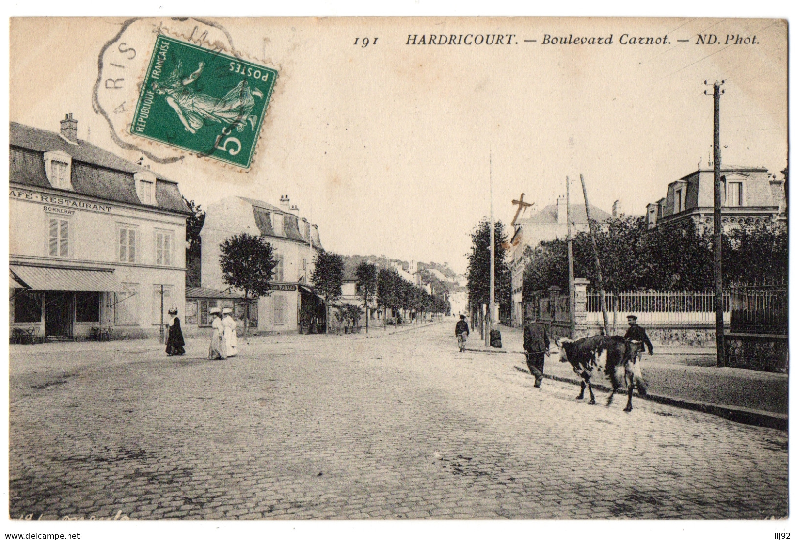 CPA 78 - HARDRICOURT (Yvellines) - 191. Boulevard Carnot (petite Animation, Vache) - ND Phot - Hardricourt