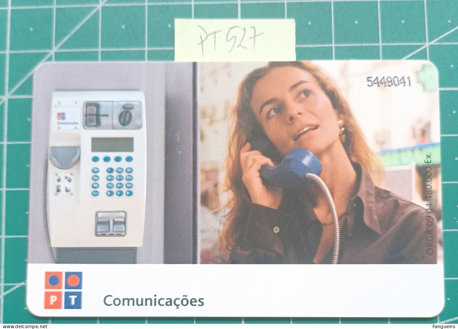 PORTUGAL USED PHONECARD PT527 - LOVE AND A CABINE - Portogallo