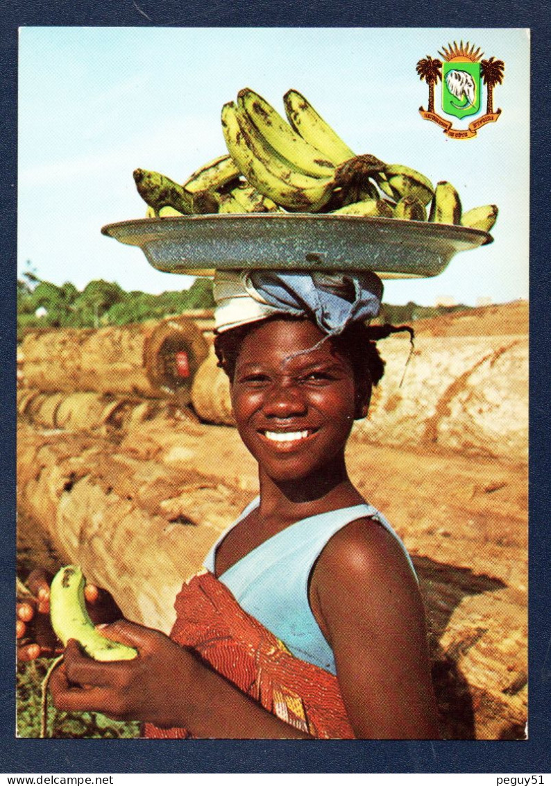 Côte D' Ivoire. Bouaké. Marchande De Bananes, Plateau Porté Sur Sa Tête. - Elfenbeinküste