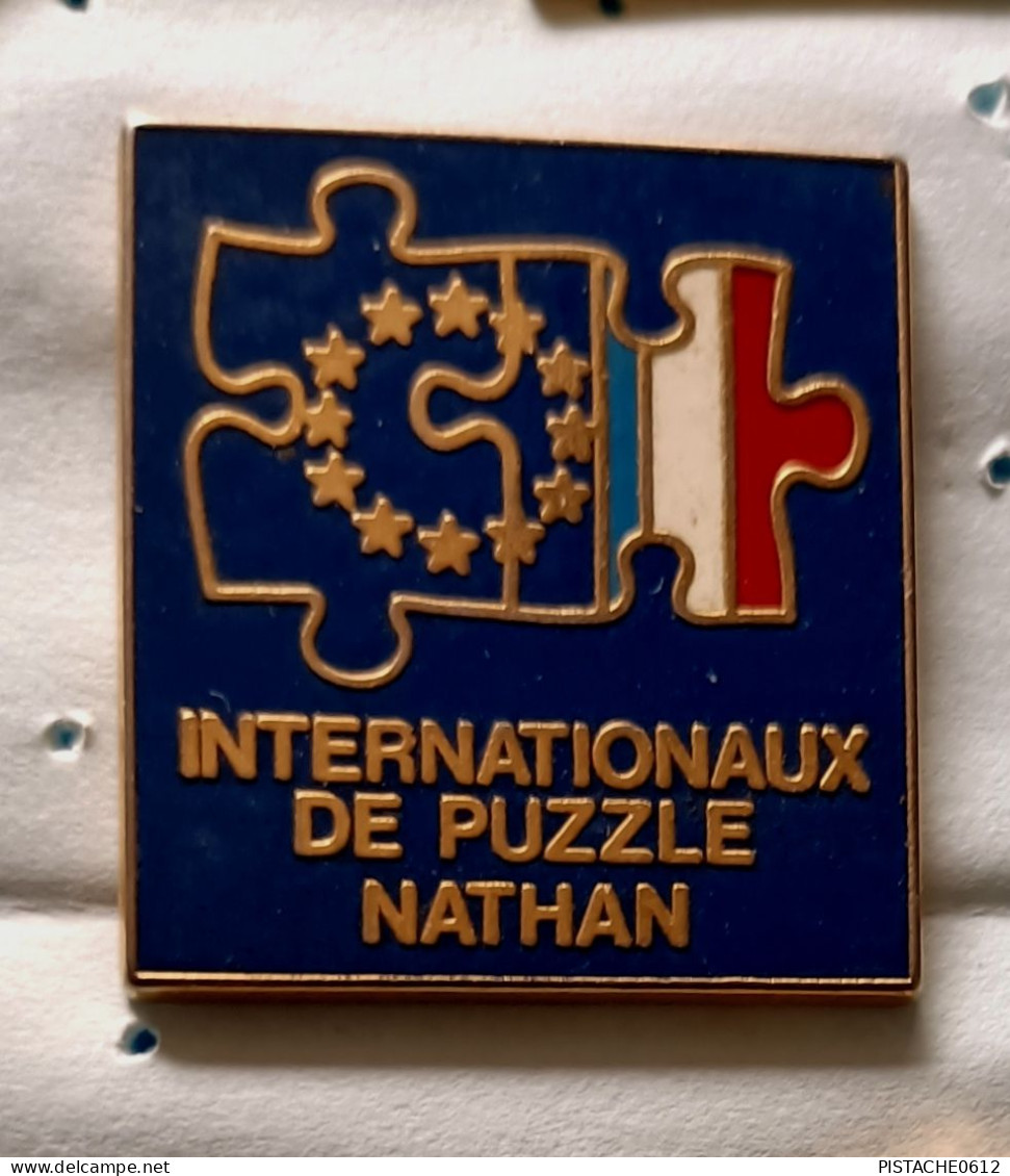 Pin's Internationaux De Puzzle Nathan - Casinos