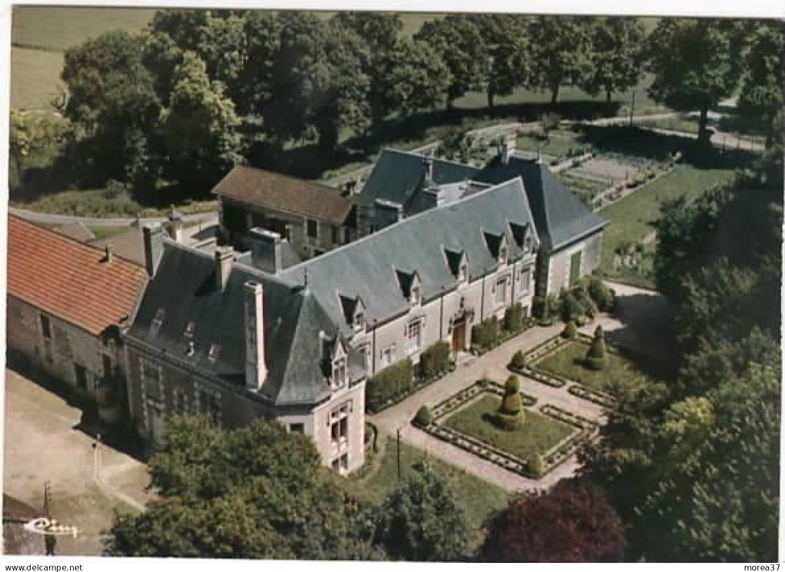 MONTS SUR GUESNES  Vue Aérienne  Le Château De La Girardière - Monts Sur Guesnes
