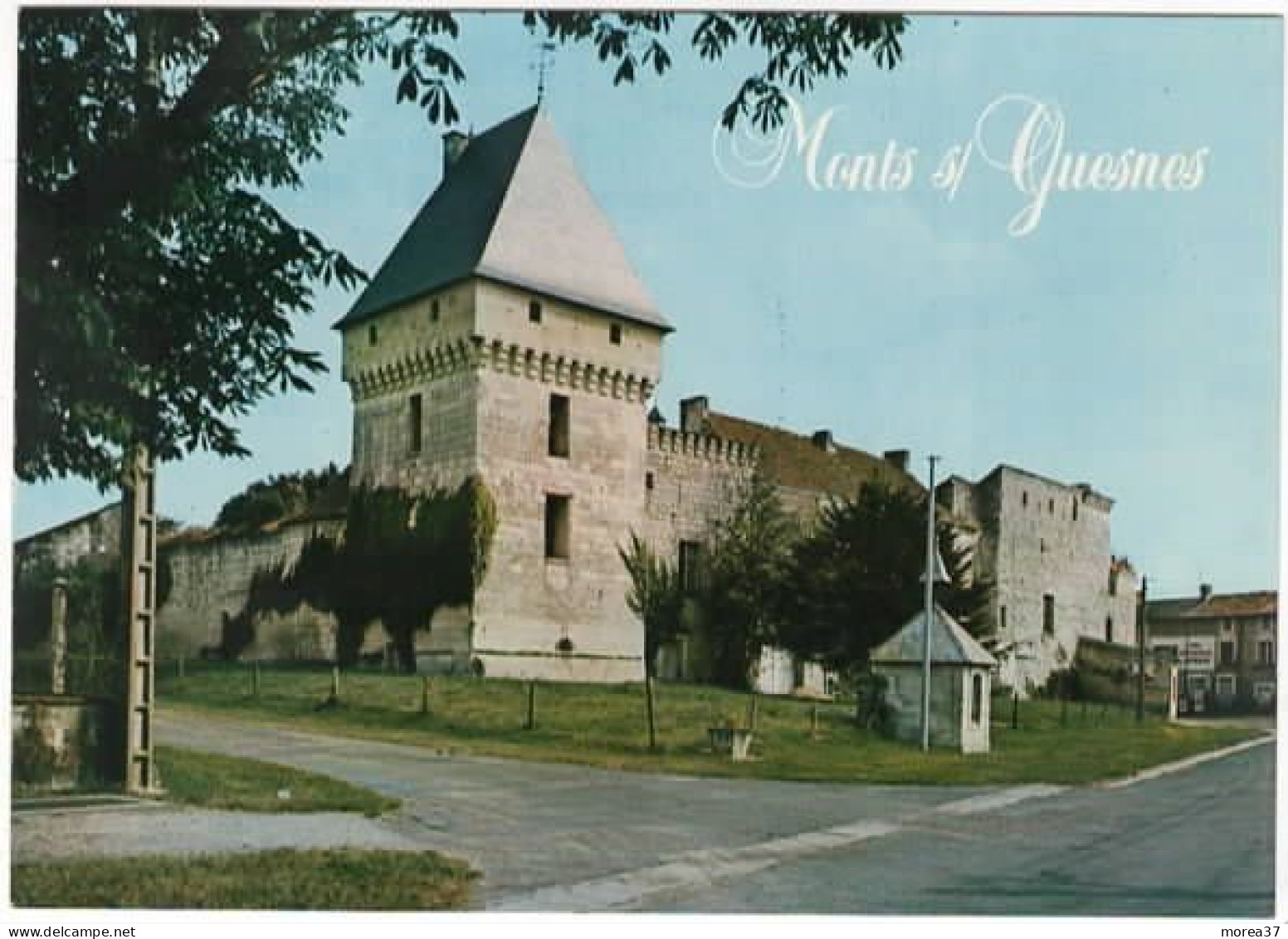 MONTS SUR GUESNES    Le Château - Monts Sur Guesnes