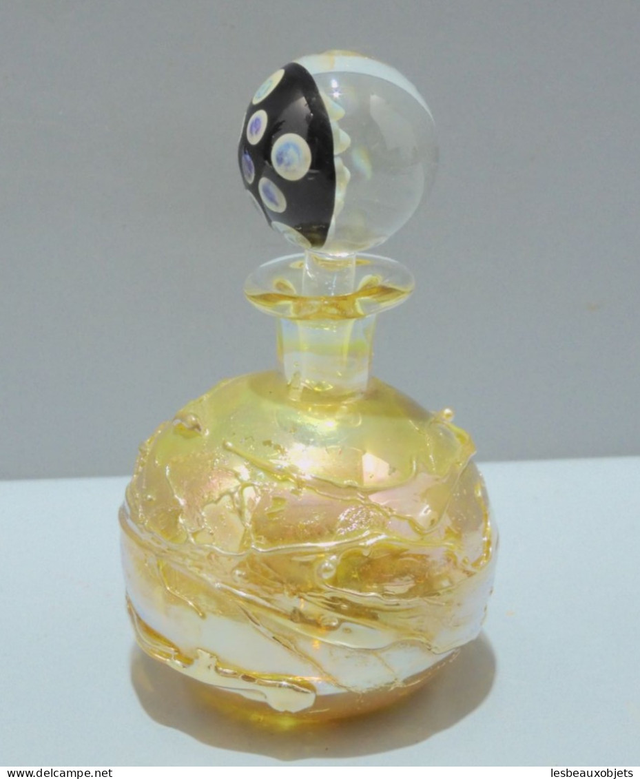 -JOLI FLACON A PARFUM En VERRE De VENISE BOUCHON Façon BOULE SULFURE VITRINE   E - Verre & Cristal