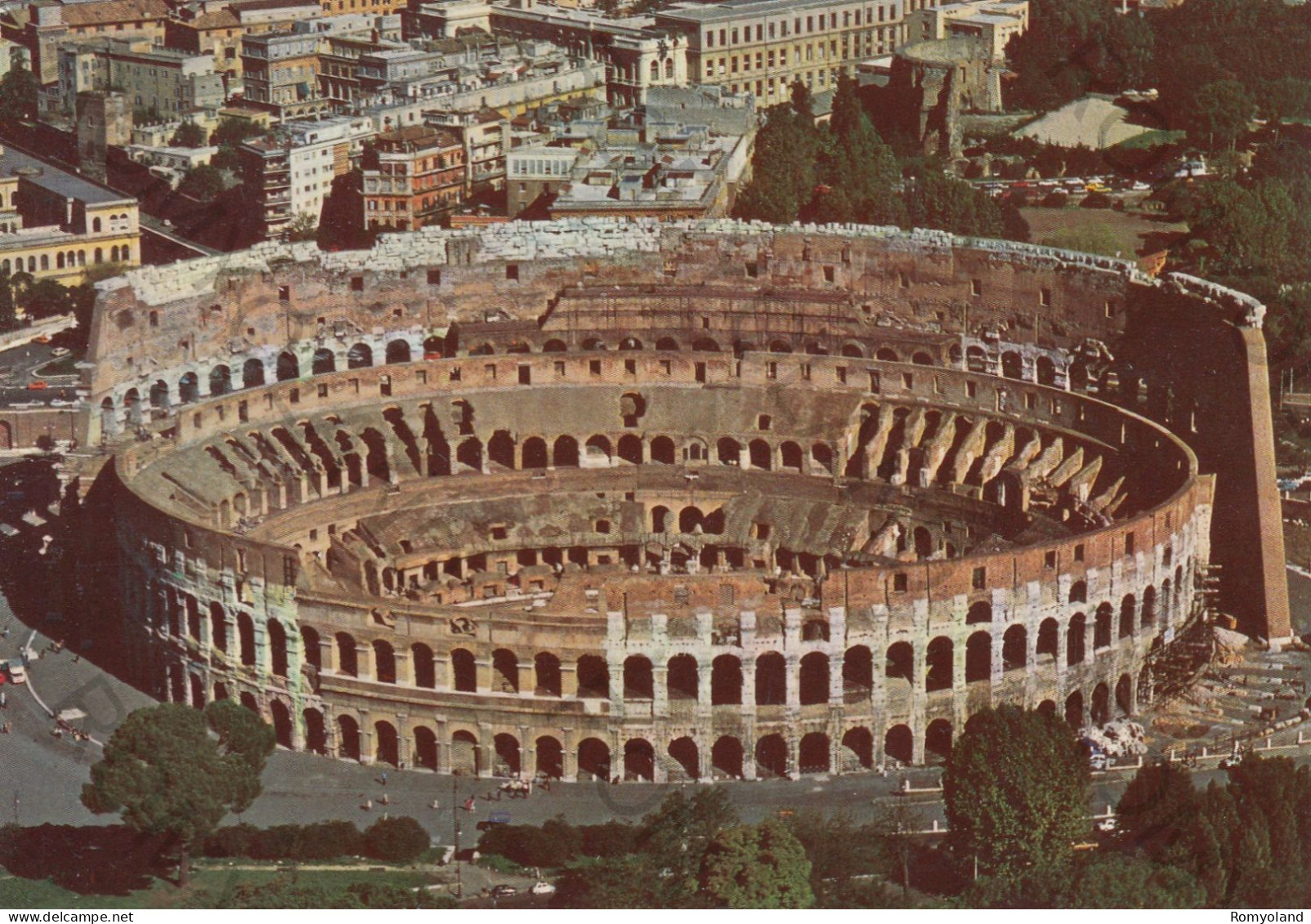 CARTOLINA  B10 ROMA,LAZIO-VEDUTA AEREA DEL COLOSSEO-STORIA,MEMORIA,CULTURA,RELIGIONE,BELLA ITALIA,NON VIAGGIATA - Colosseum