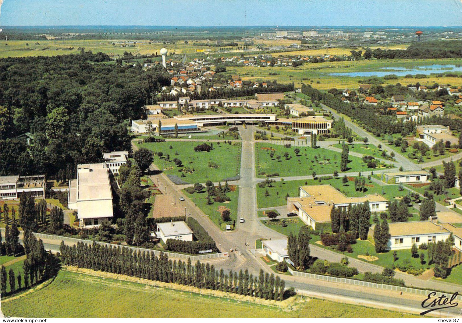 78 - La Verrière - L'institut "Marcel Rivière" Et L'étang - La Verriere