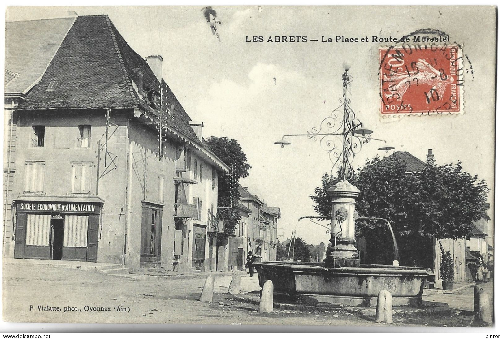 LES ABRETS - La Place Et Route De Morestel - Les Abrets