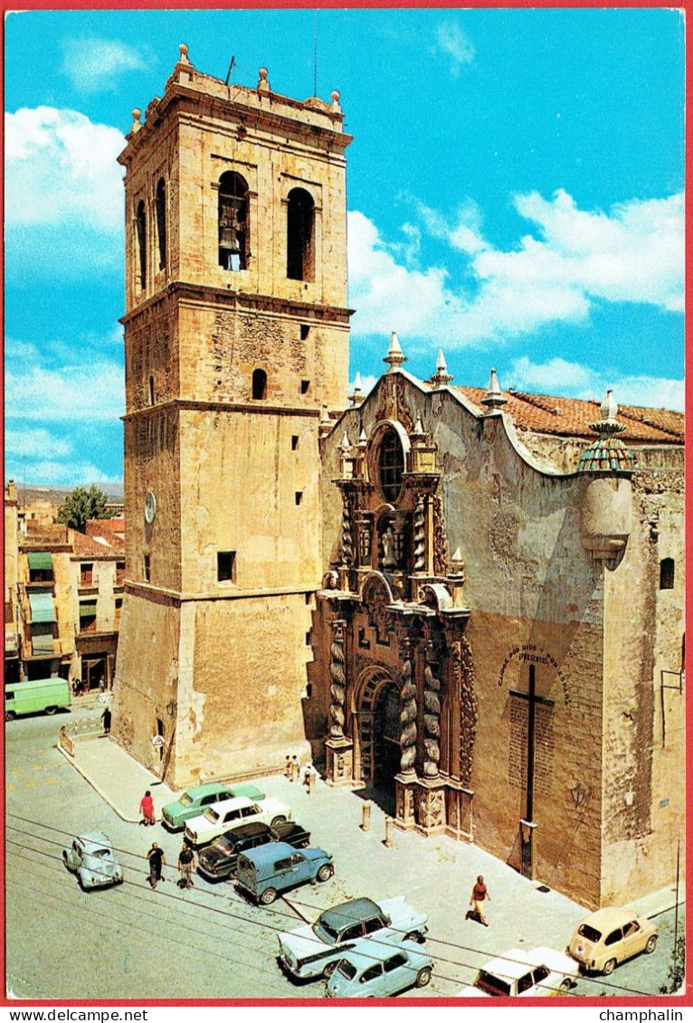 Vinaroz - Iglesia Arciprestal - Voitures Citroën 2CV Camionnette Fiat 500 Renault 4CV Peugeot 404 Simca Chambord - Castellón