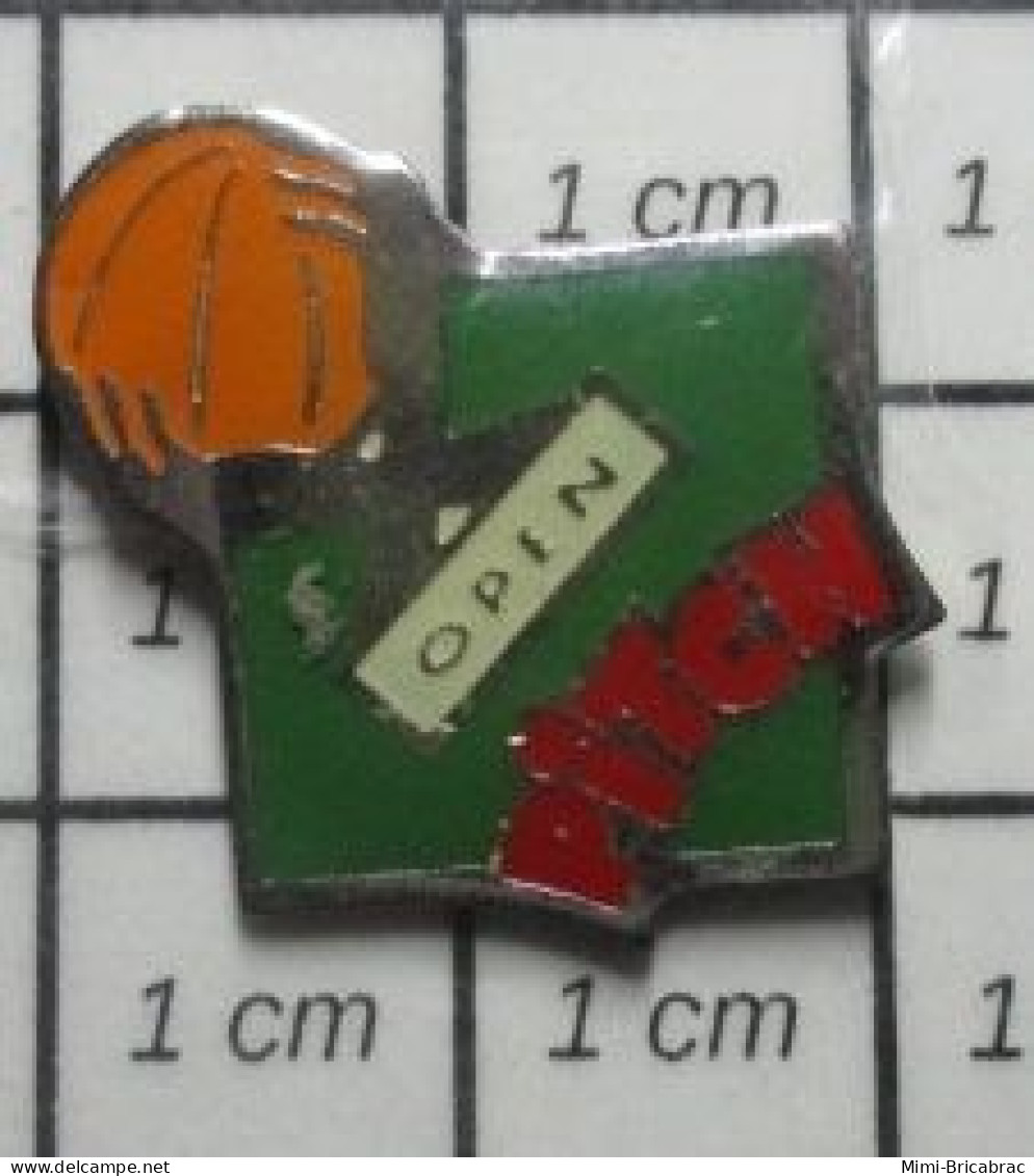 1417 Pin's Pins / Beau Et Rare / THEME : SPORTS / PITCH OPEN BASKET BALLON ORANGE - Basketbal