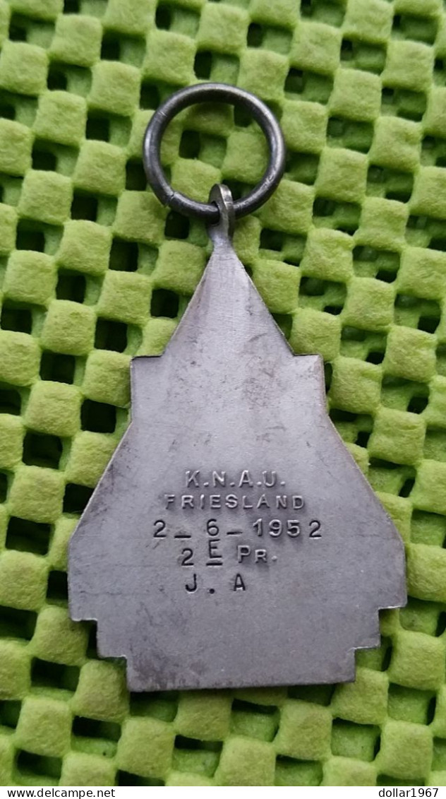 Medaille - Discuswerpen K.N.A.U. Friesland 2-6-1952.-  Original Foto  !! Medallion Dutch - Other & Unclassified