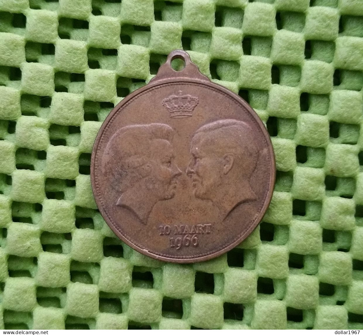 Ter Ere Van Het Vorstelijk Huwelijk Beatrix En Claus 1966-  Original Foto  !! Medallion Dutch - Monarchia/ Nobiltà