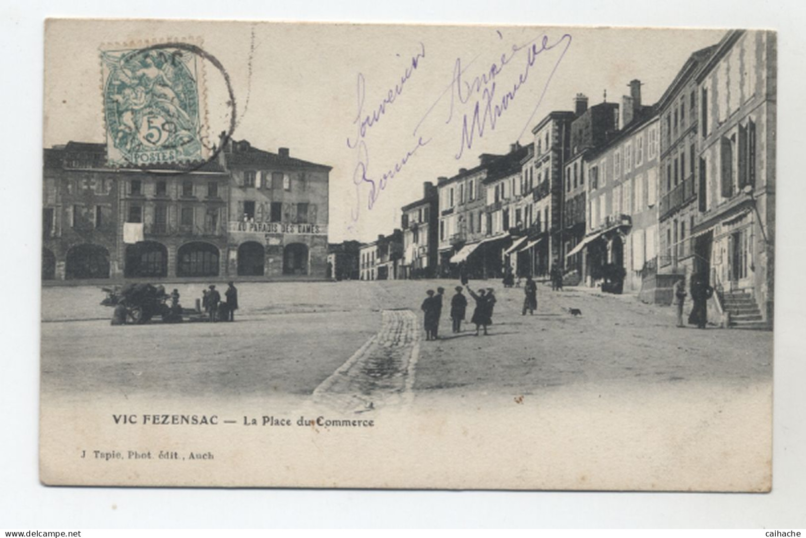 32 - VIC FEZENSAC -  Place Du Commerce Animée Avant La Construction Du Kiosque - - Vic-Fezensac