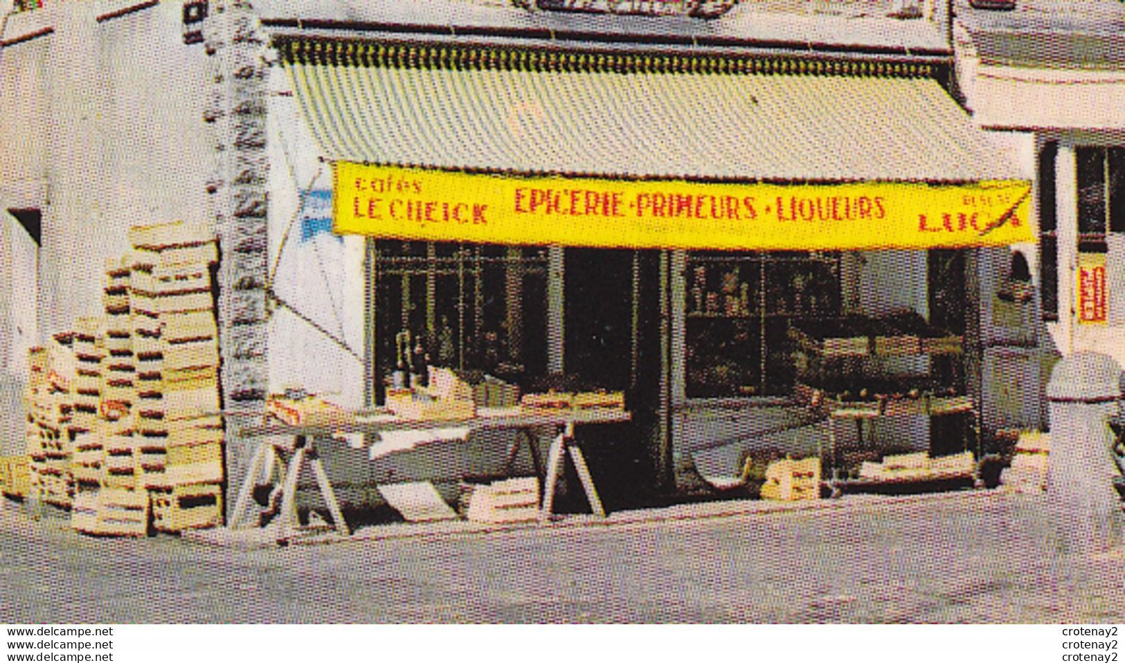 43 SAUGUES N°16006 La Tour Des Anglais VOIR ZOOM Magasin Epicerie Primeurs Liqueurs Café Le Cheick Monument VOIR DOS - Saugues