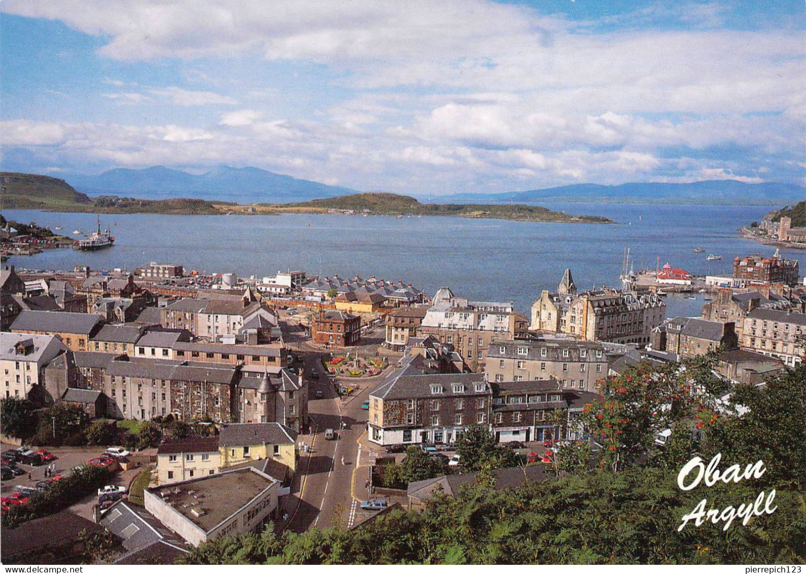 Oban - Vue Sur La Ville Vers L'ouest En Direction De L'île De Kerrara - Argyllshire