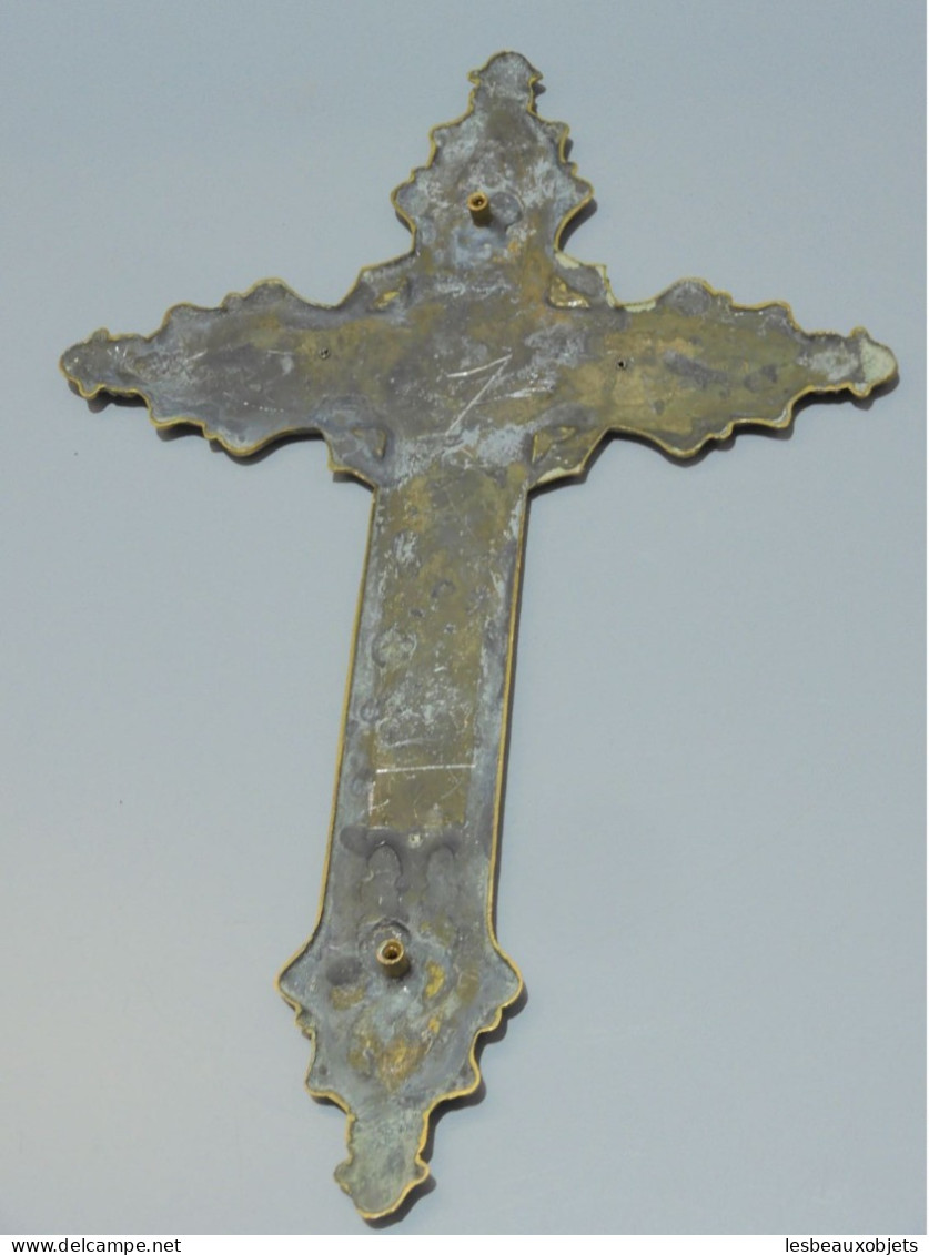 - JOLIE ANCIENNE CROIX REGULE Doré pour FIXER un JOLI CHRIST  RELIGION JESUS    E