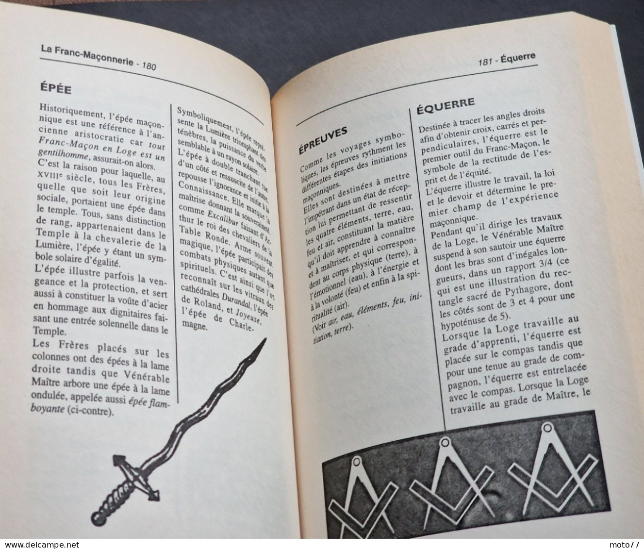 DICTIONNAIRE ILLUSTRE DE FRANC-MACONNERIE - Livre état neuf - 15.5x24 épaisseur 3 cm environ - 333 pages - 2001