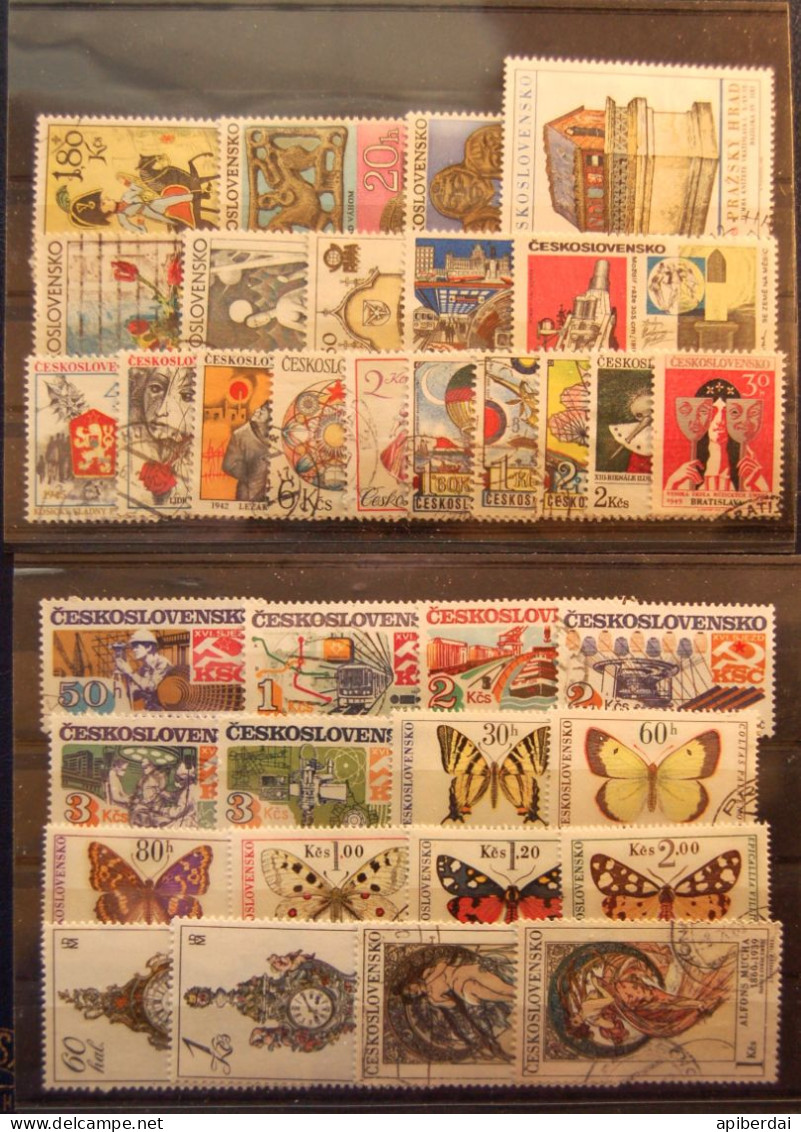 Tchecoslovaquie  Checoslovenko - Small Batch Of 35 Stamps On 2 Cards Used - Collections, Lots & Series