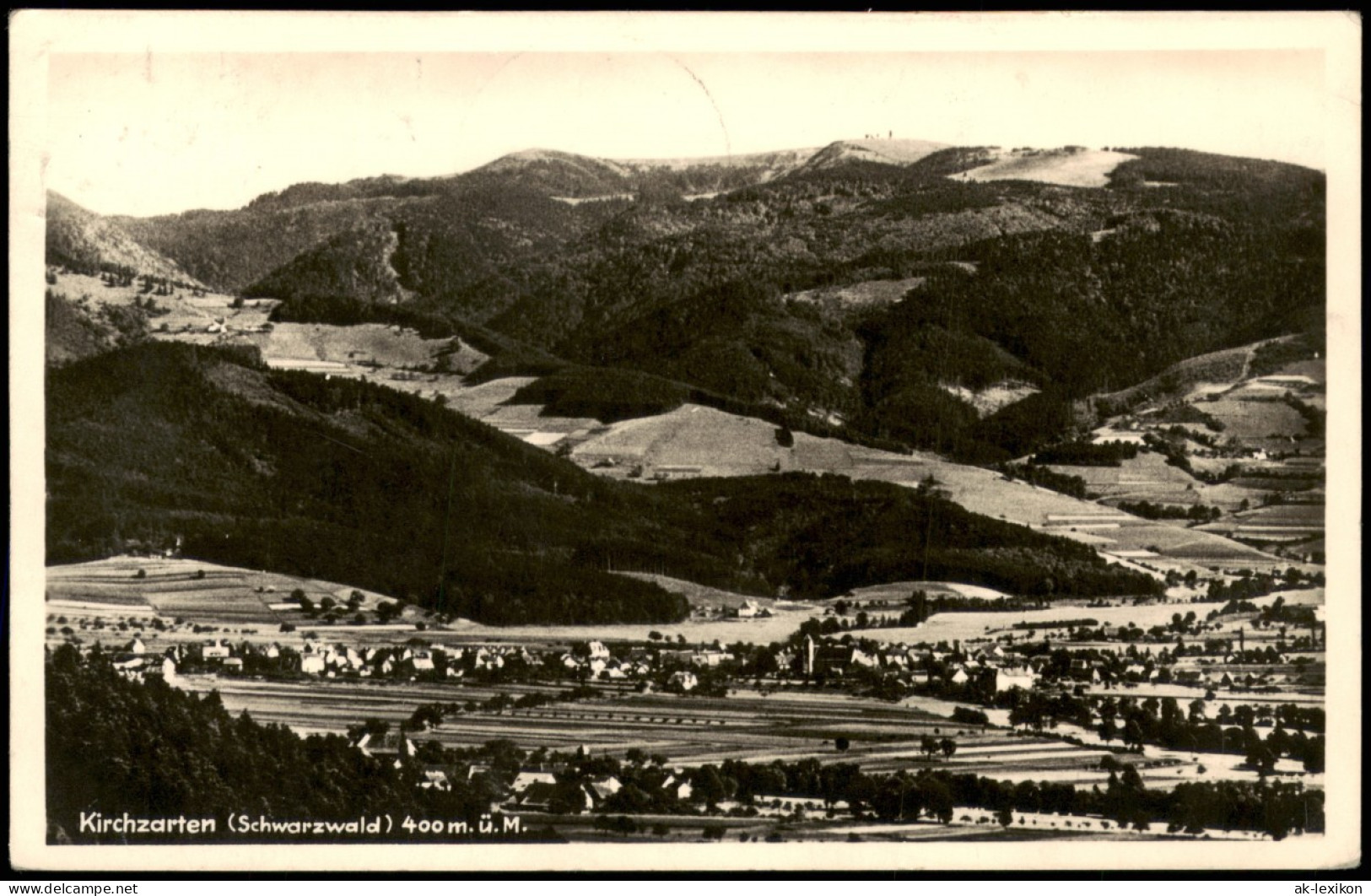 Ansichtskarte Kirchzarten Panorama-Ansicht Im Hintergrund Feldbergturm 19523 - Kirchzarten