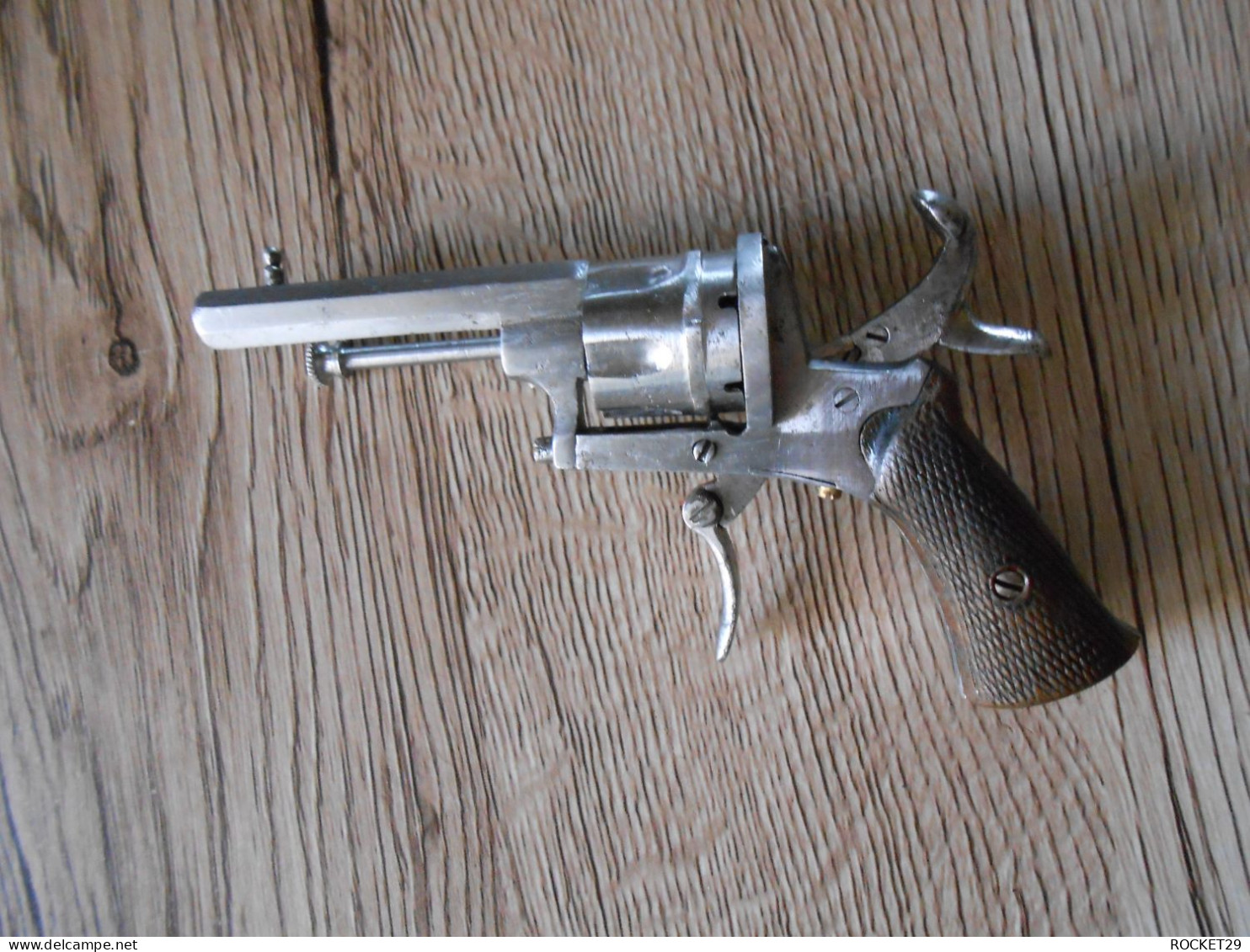 Revolver à Broche En 5mm XIXème Siècle - Armes Neutralisées