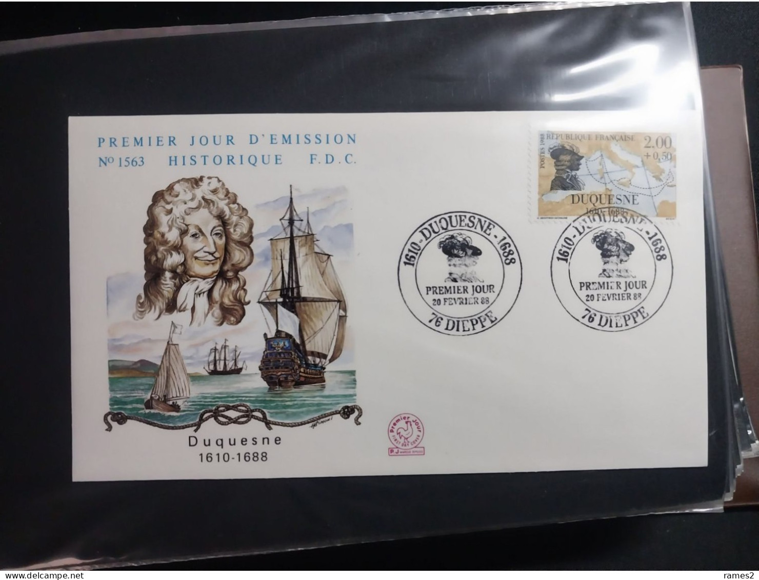 Petit album de FDC remplie de FDC  de France  97 pièces