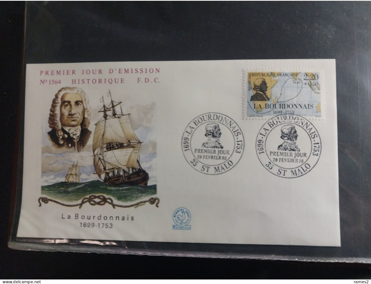 Petit album de FDC remplie de FDC  de France  97 pièces