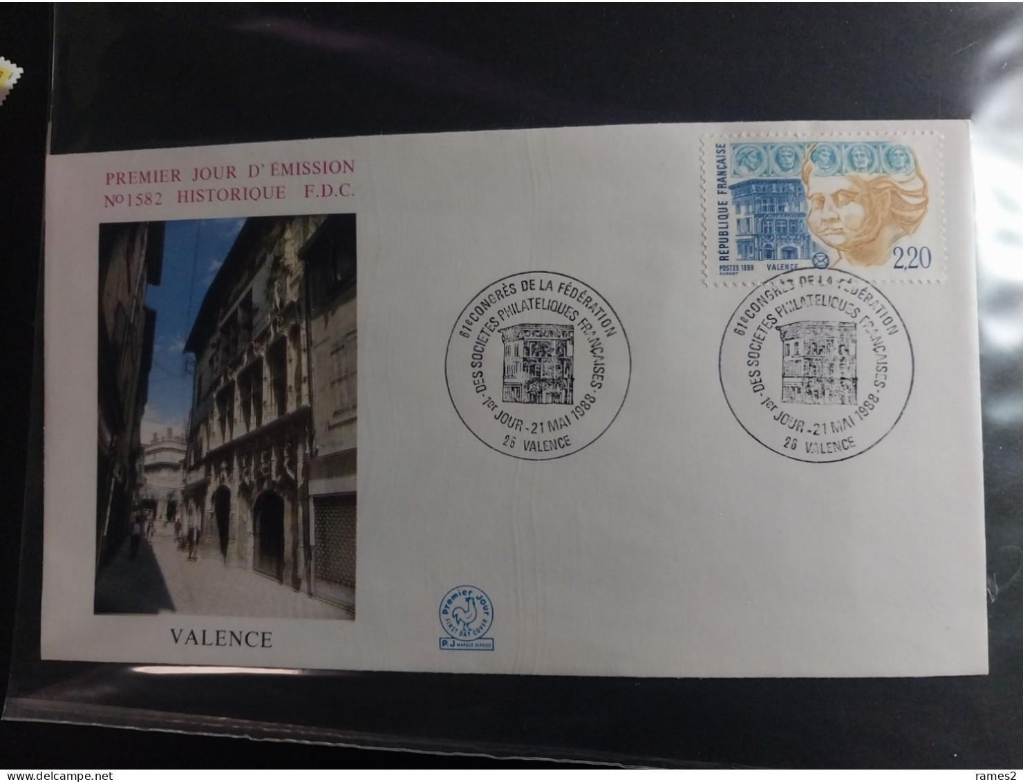 Petit album de FDC remplie de FDC  de France  97 pièces