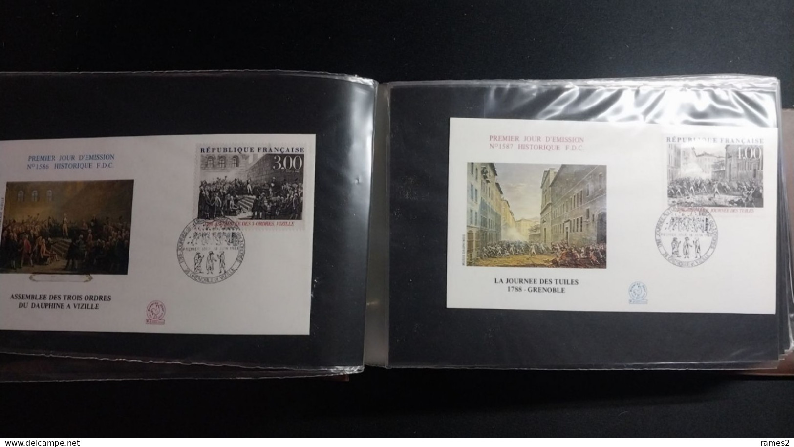 Petit album de FDC remplie de FDC  de France  97 pièces