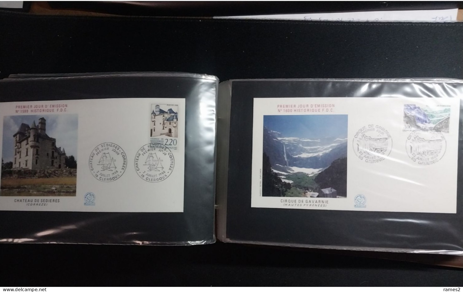 Petit album de FDC remplie de FDC  de France  97 pièces