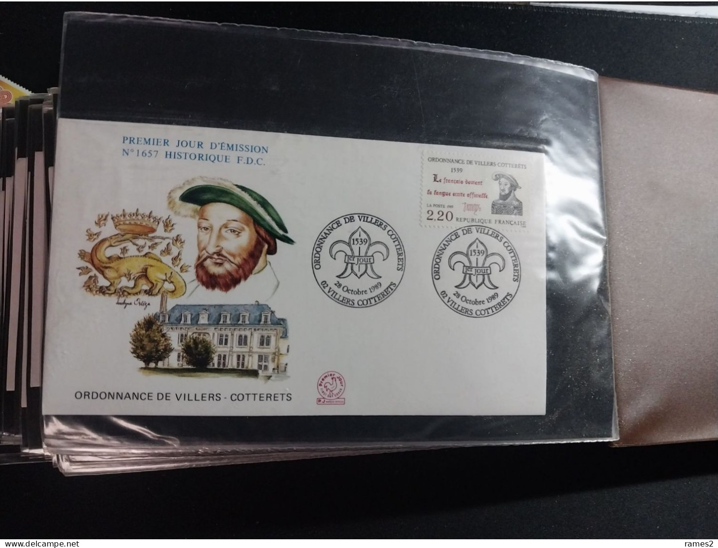 Petit album de FDC remplie de FDC  de France  97 pièces