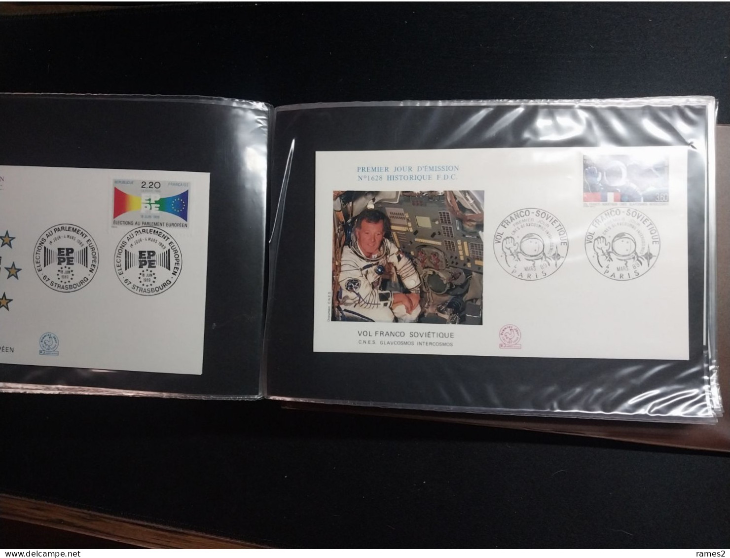 Petit album de FDC remplie de FDC  de France  97 pièces