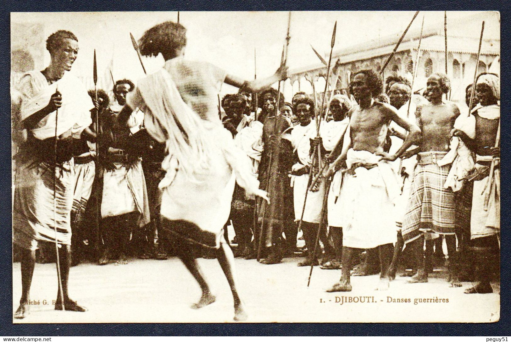 Djibouti. Somalis En Fête. Danses Guerrières. Lot De 2 Cartes - Dschibuti