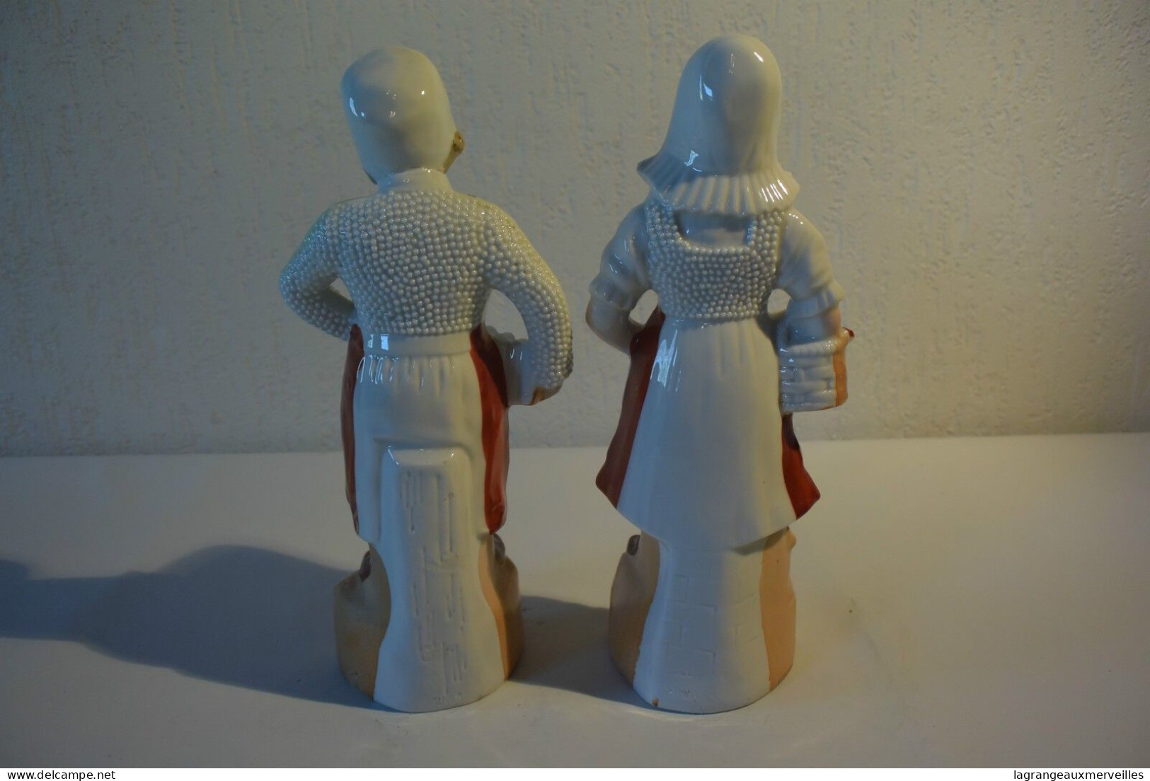 C41 Magnifique Couple D'enfant Travail En Pâte Blanche Polychrome Verni - Personajes