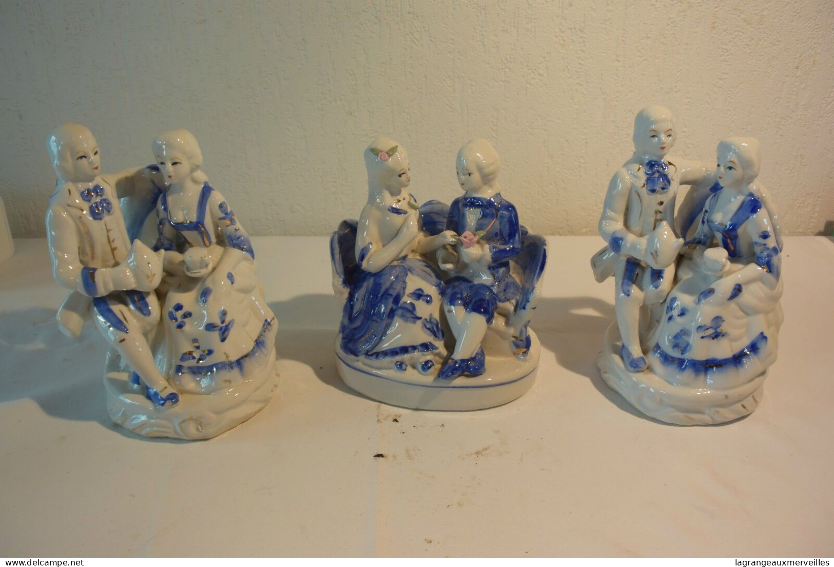 C42 Ensemble De 3 Magnifiques Groupes De Sujets Romantiques Porcelaine - Personajes