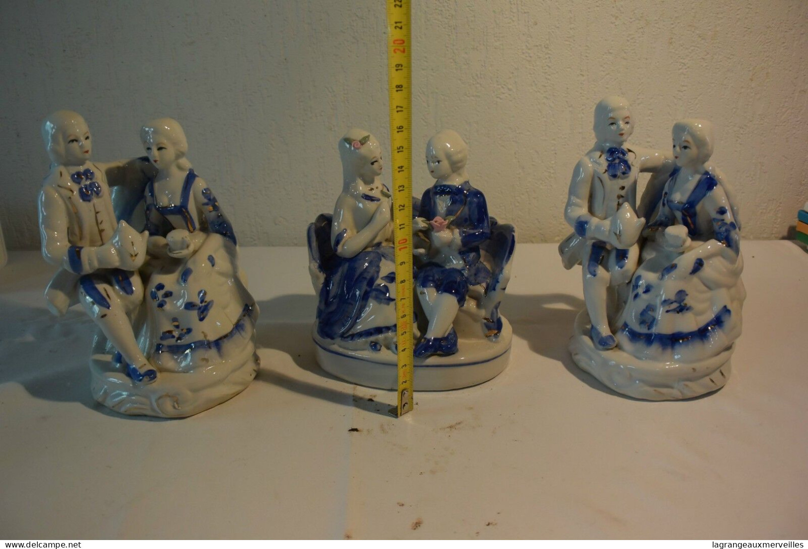 C42 Ensemble De 3 Magnifiques Groupes De Sujets Romantiques Porcelaine - Personajes