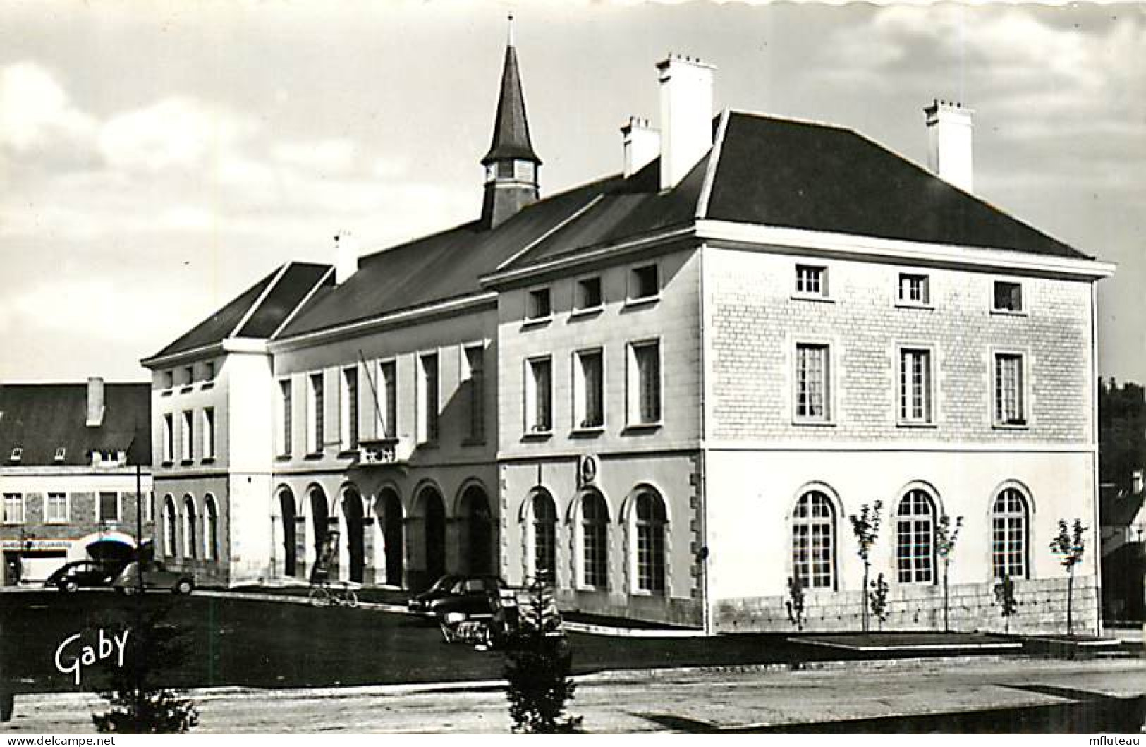 61* LE MERLERAULT  Mairie CPSM(9X14)      MA105,1360 - Le Merlerault