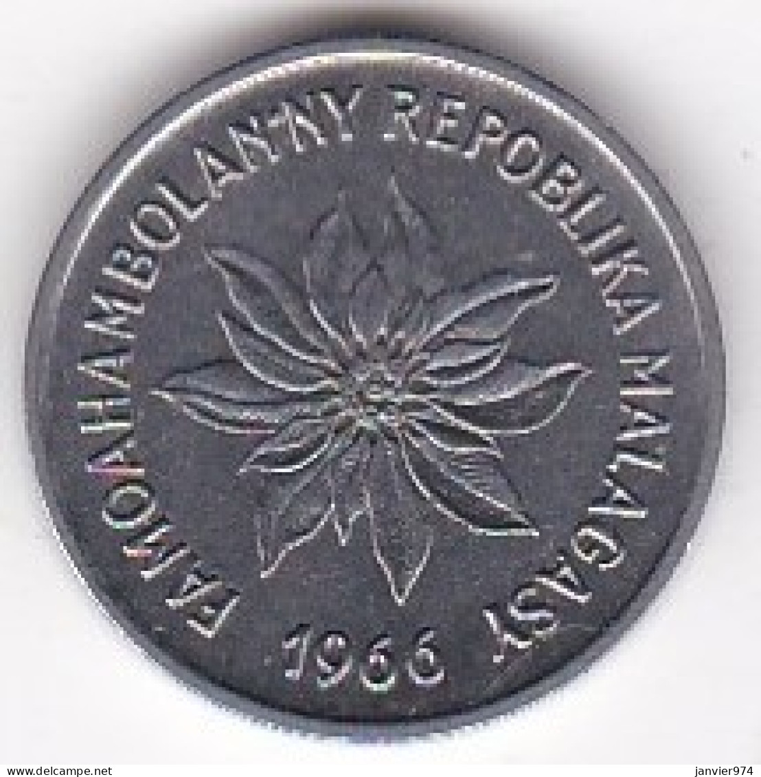 Madagascar 1 Franc 1966. Buffle / Fleur, En Acier Inoxydable, KM# 8 - Madagaskar