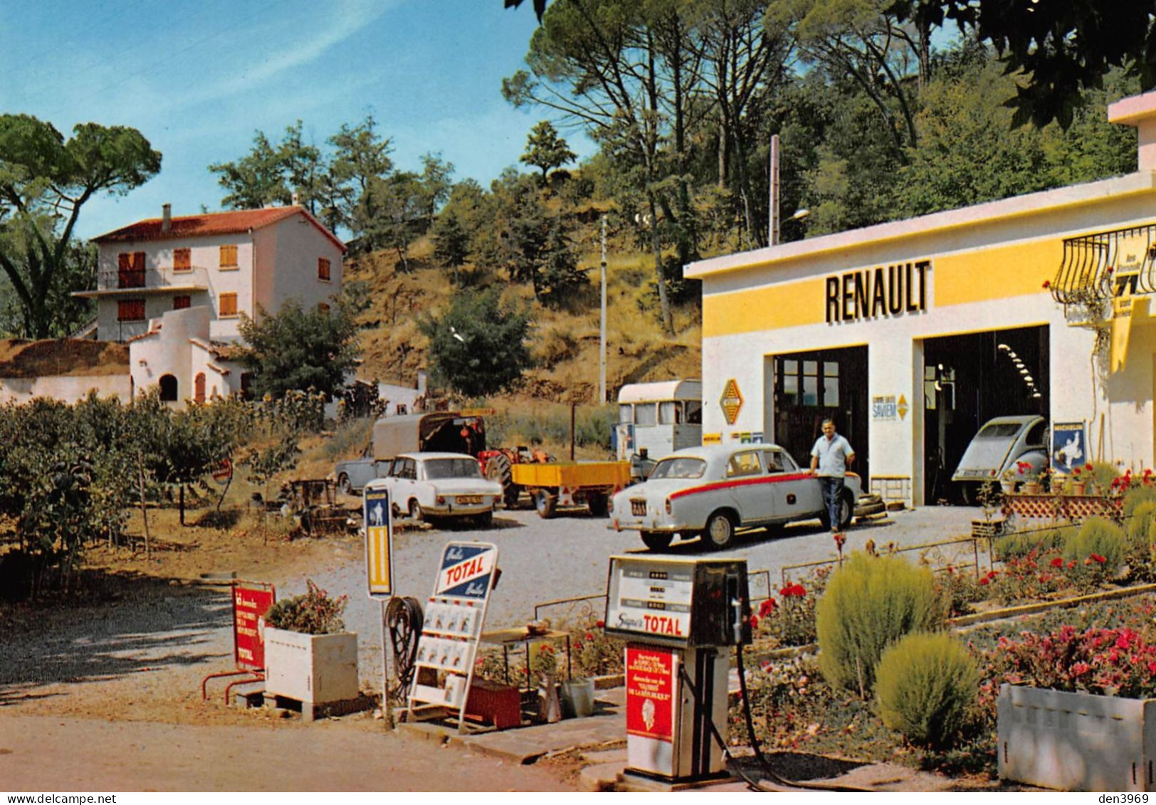 COLLOBRIERES (Var) - Rond-Point Du Lotissement - Garage Renault, Pompes à Essence Total, Automobiles 2CV Citroën - Collobrieres