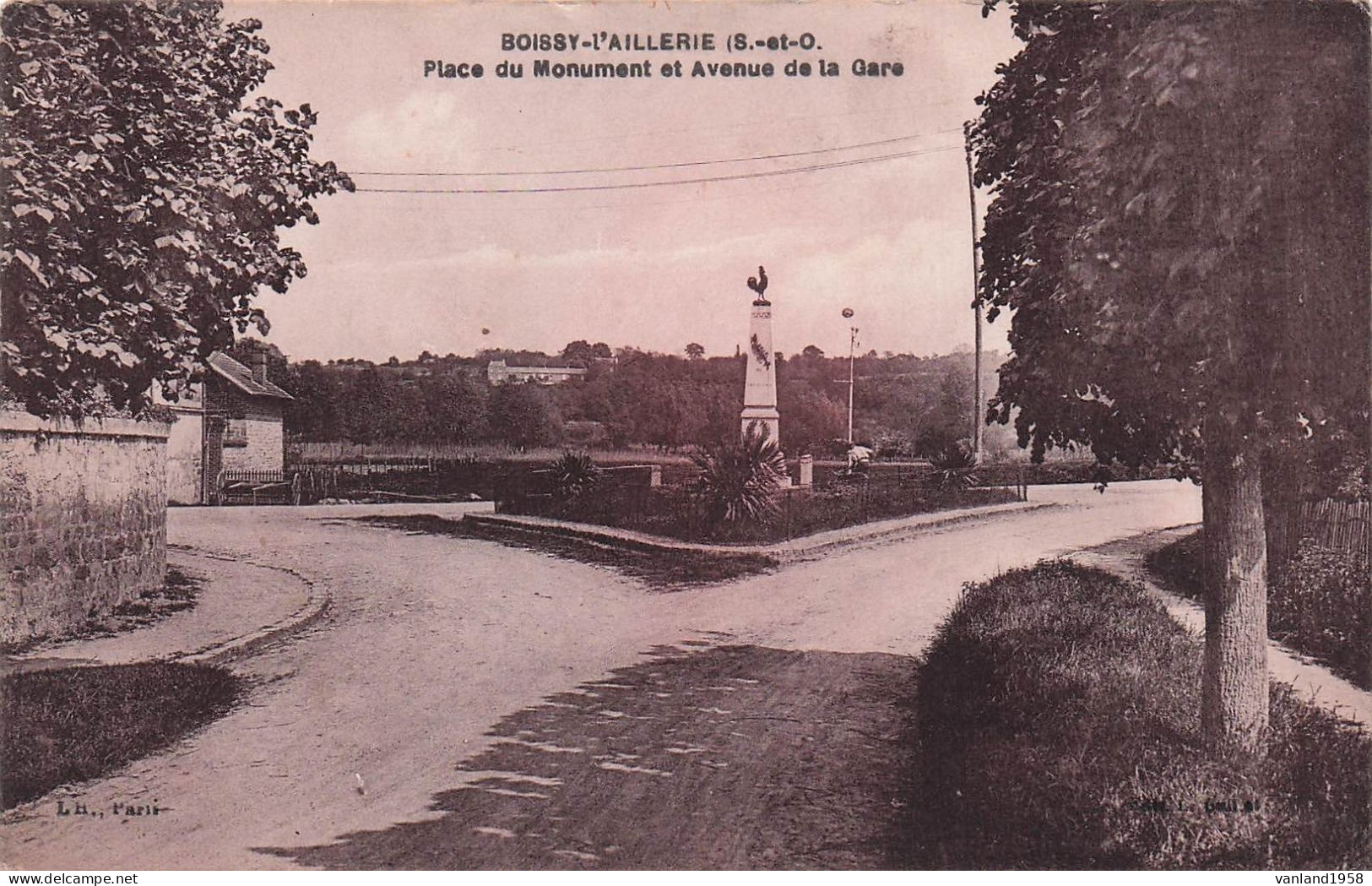 BOISSY L'AILLERIE- Place Du Monument Et L'avenue De La Gare - Boissy-l'Aillerie