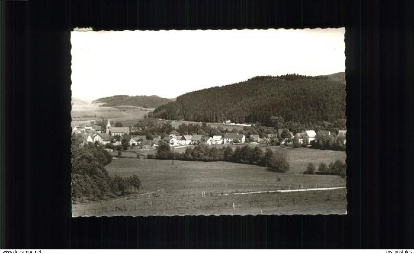 41203876 Allendorf Sauerland Sundern Totalansicht  - Sundern