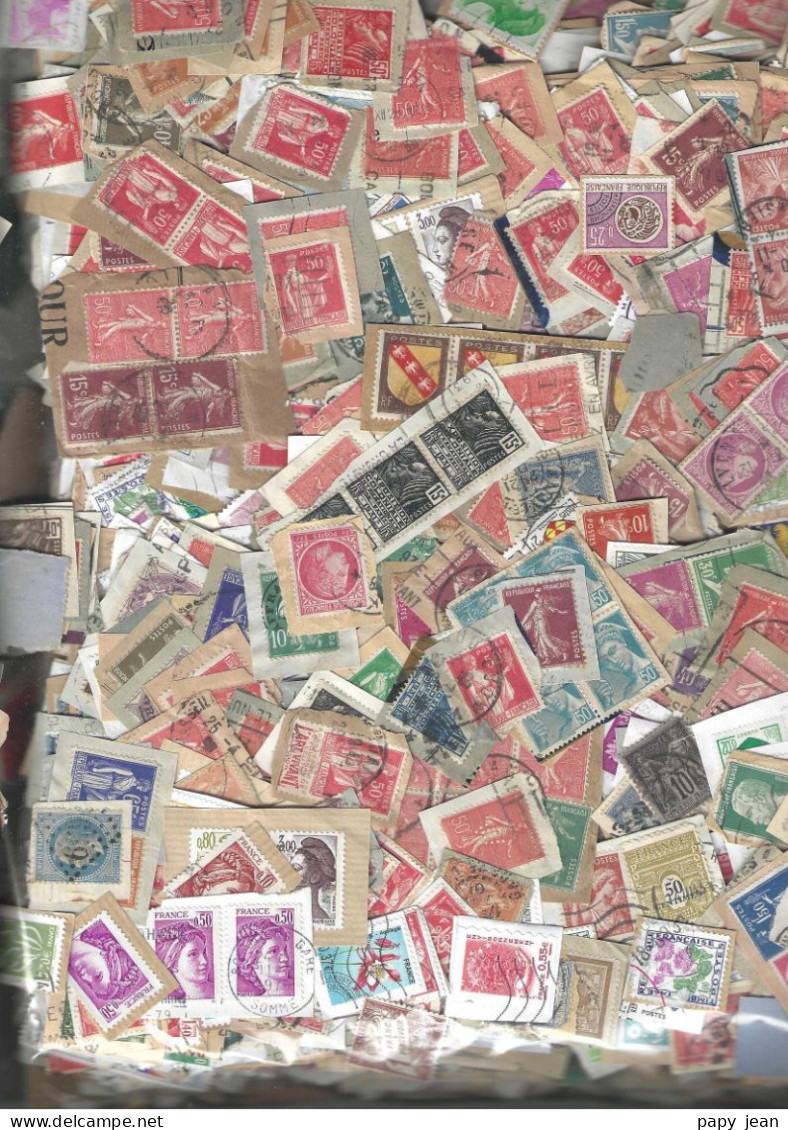 1 Kgr TIMBRES Sur Fragments Petits Formats FRANCE , Provenant Des Missions Et Organismes Caritatifs - Lots & Kiloware (mixtures) - Min. 1000 Stamps