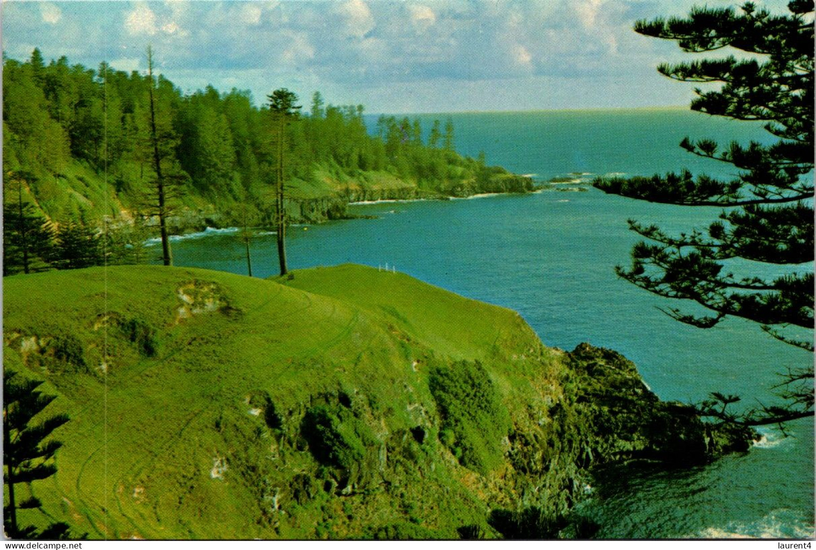 11-2-2024 (3  X 53) Australia - Norfolk Island - Headstone & Monument - Norfolk Island