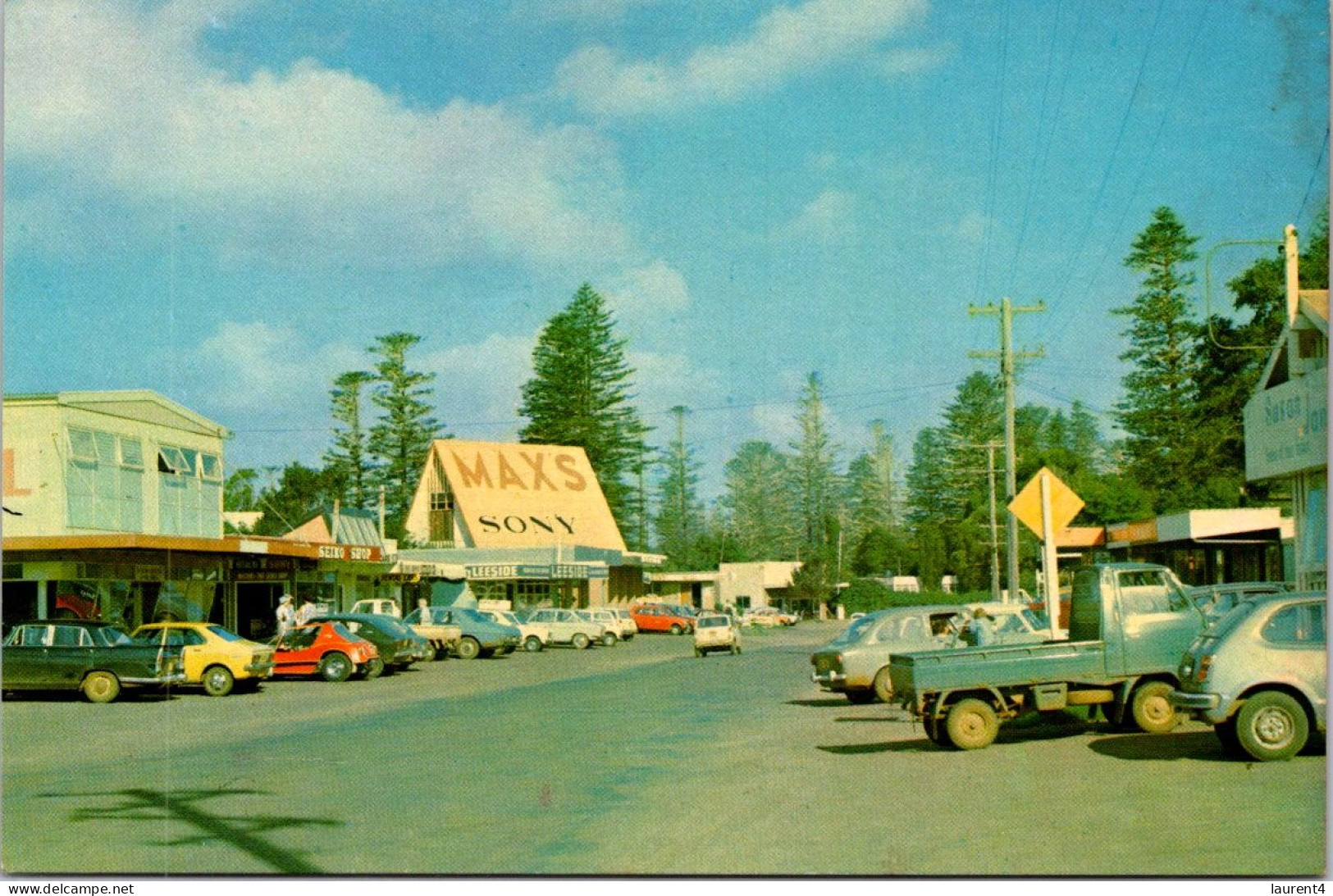 11-2-2024 (3  X 53) Australia - Norfolk Island - Burnt Pine Shopping Center - Norfolk Island