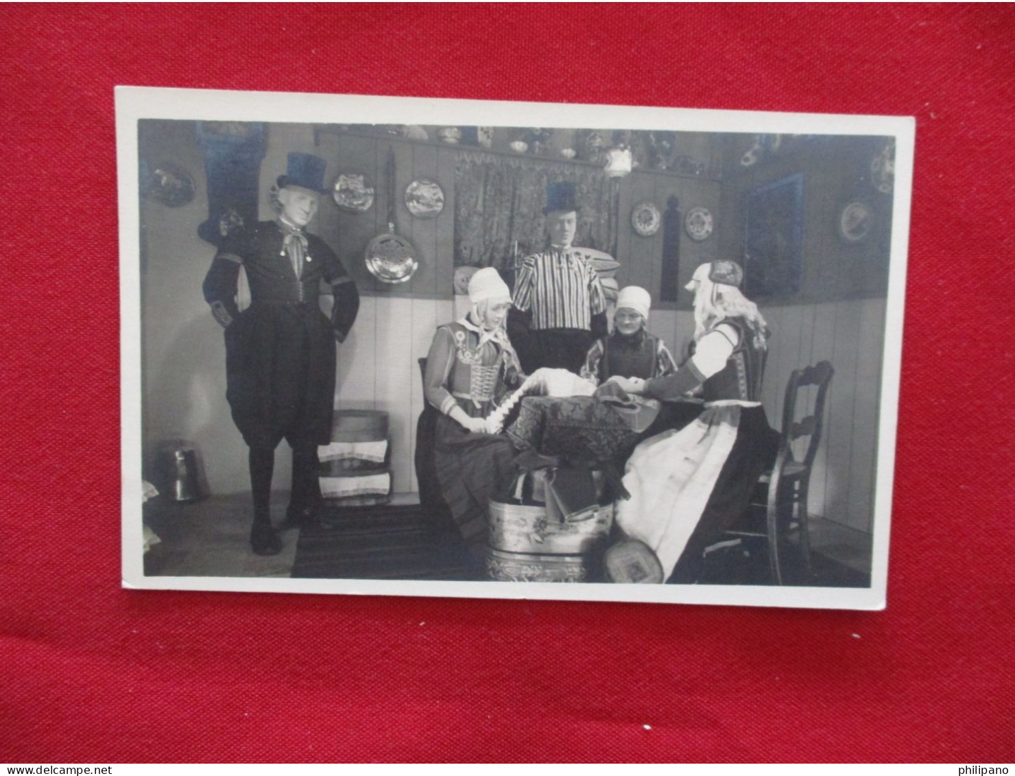 RPPC Netherlands  Family Costumes.          Ref 6323 - Europa