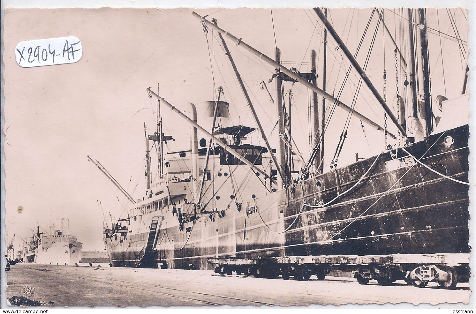 CONGO- POINTE-NOIRE- BATEAUX A QUAI DANS LE PORT - Pointe-Noire