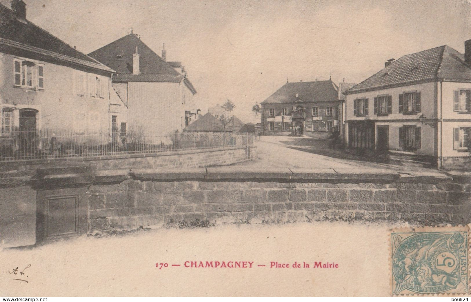CHAMPAGNEY  EN HAUTE SAONE PLACE DE LA MAIRIE  CPA  CIRCULEE - Champagney